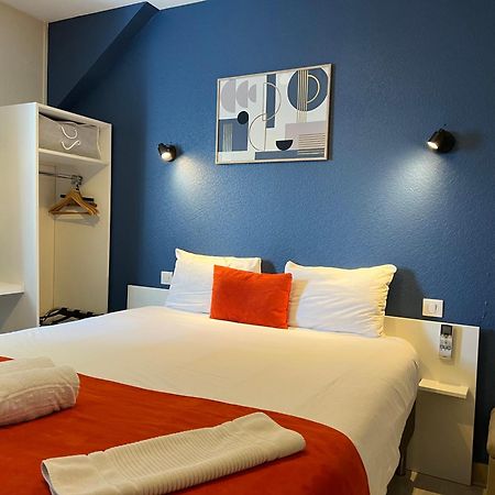 Brit Hotel Du Parc Niort Centre-Parking Gratuit Exteriör bild