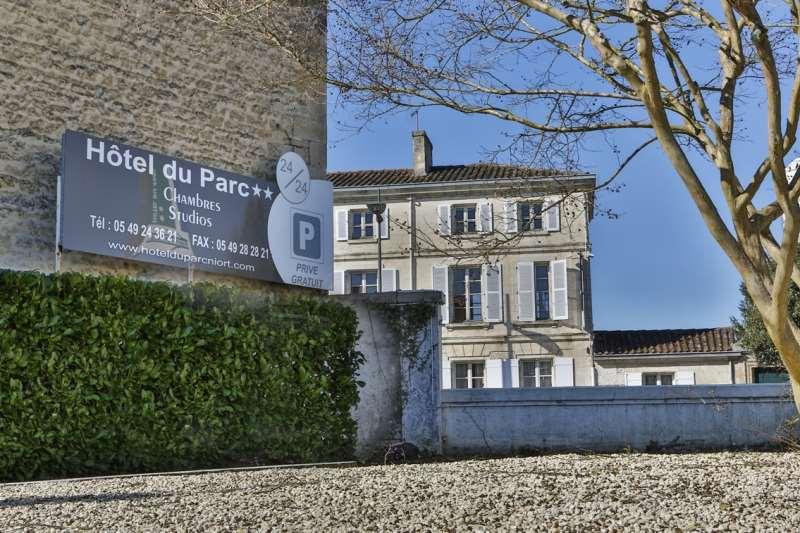 Brit Hotel Du Parc Niort Centre-Parking Gratuit Exteriör bild