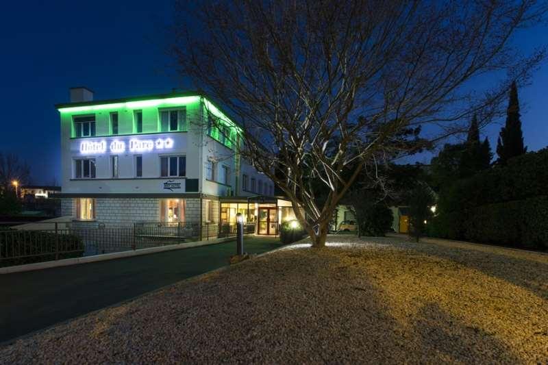 Brit Hotel Du Parc Niort Centre-Parking Gratuit Exteriör bild