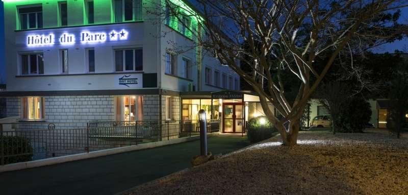 Brit Hotel Du Parc Niort Centre-Parking Gratuit Exteriör bild