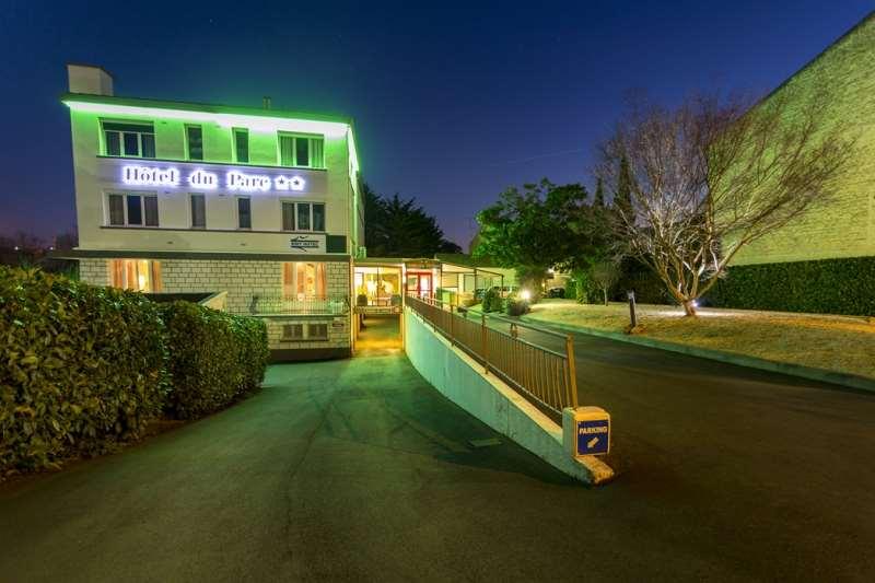 Brit Hotel Du Parc Niort Centre-Parking Gratuit Exteriör bild