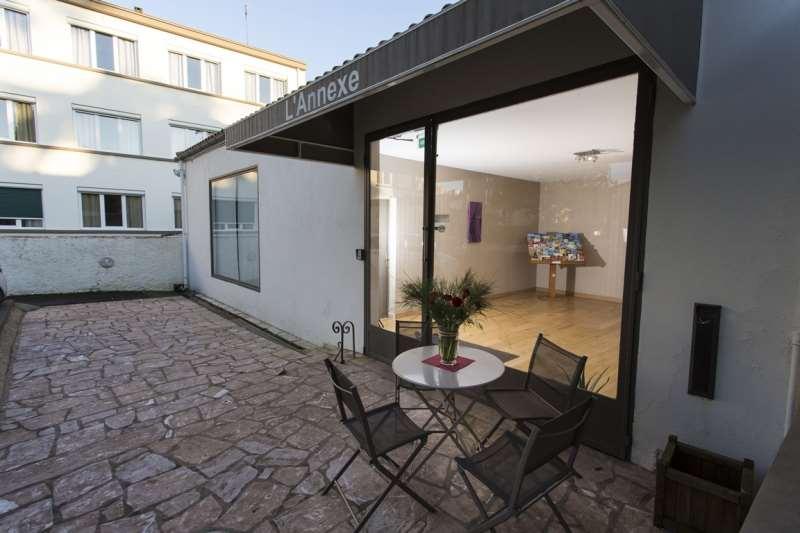 Brit Hotel Du Parc Niort Centre-Parking Gratuit Restaurang bild