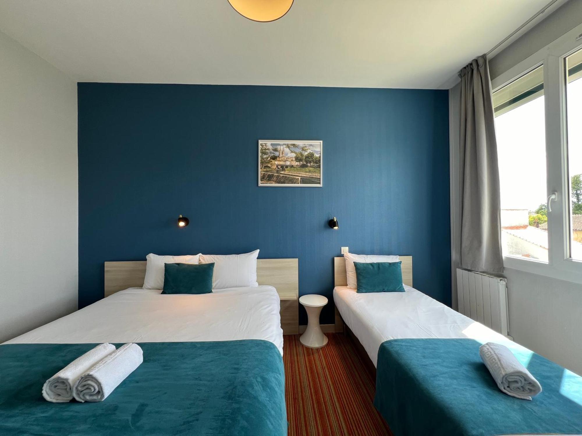 Brit Hotel Du Parc Niort Centre-Parking Gratuit Exteriör bild