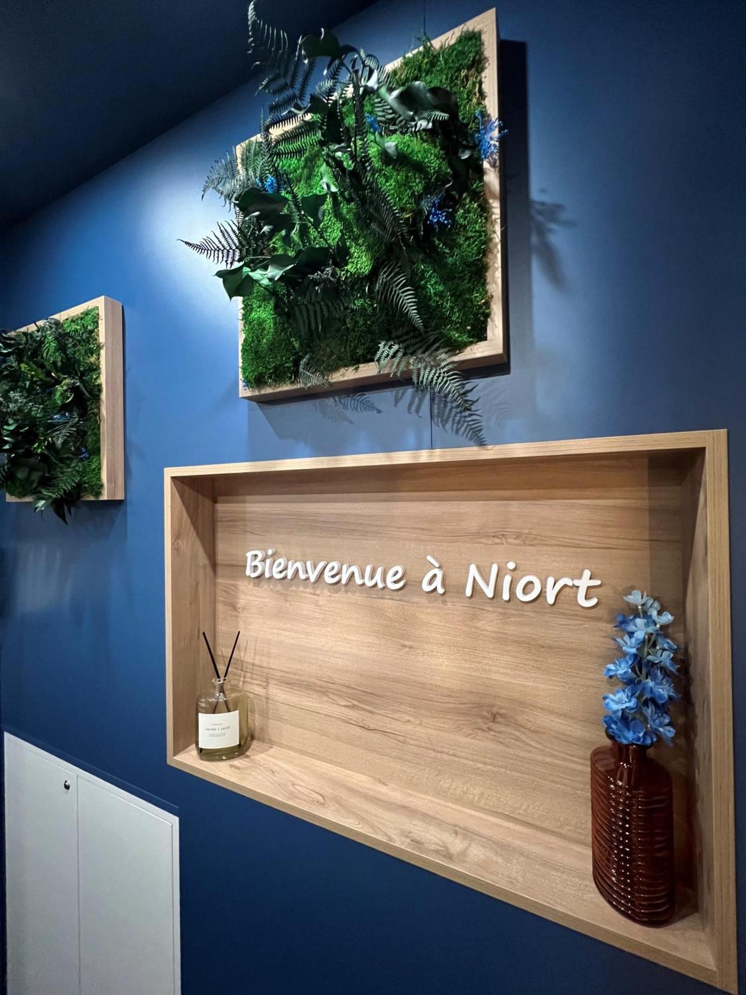 Brit Hotel Du Parc Niort Centre-Parking Gratuit Exteriör bild