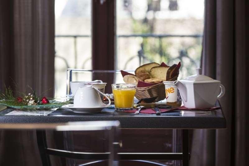 Brit Hotel Du Parc Niort Centre-Parking Gratuit Restaurang bild