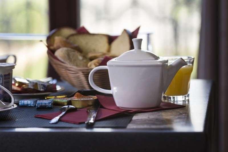 Brit Hotel Du Parc Niort Centre-Parking Gratuit Restaurang bild