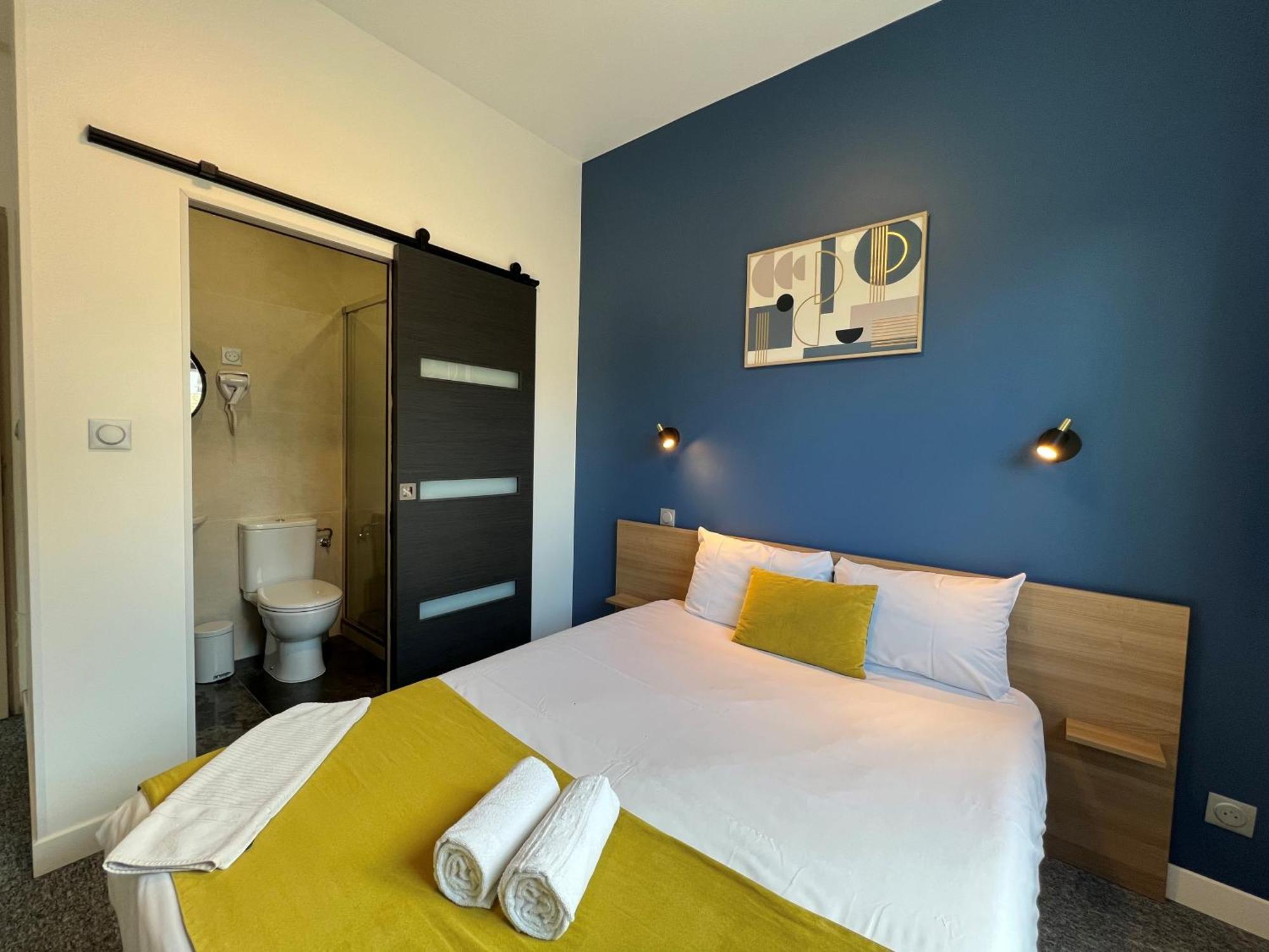 Brit Hotel Du Parc Niort Centre-Parking Gratuit Exteriör bild