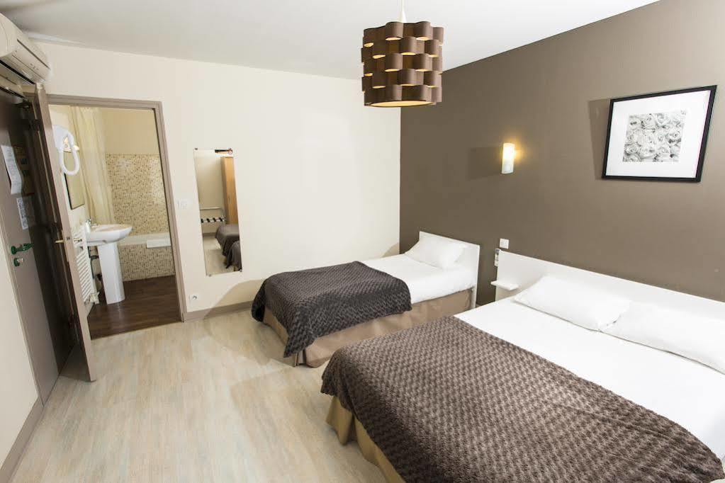 Brit Hotel Du Parc Niort Centre-Parking Gratuit Exteriör bild